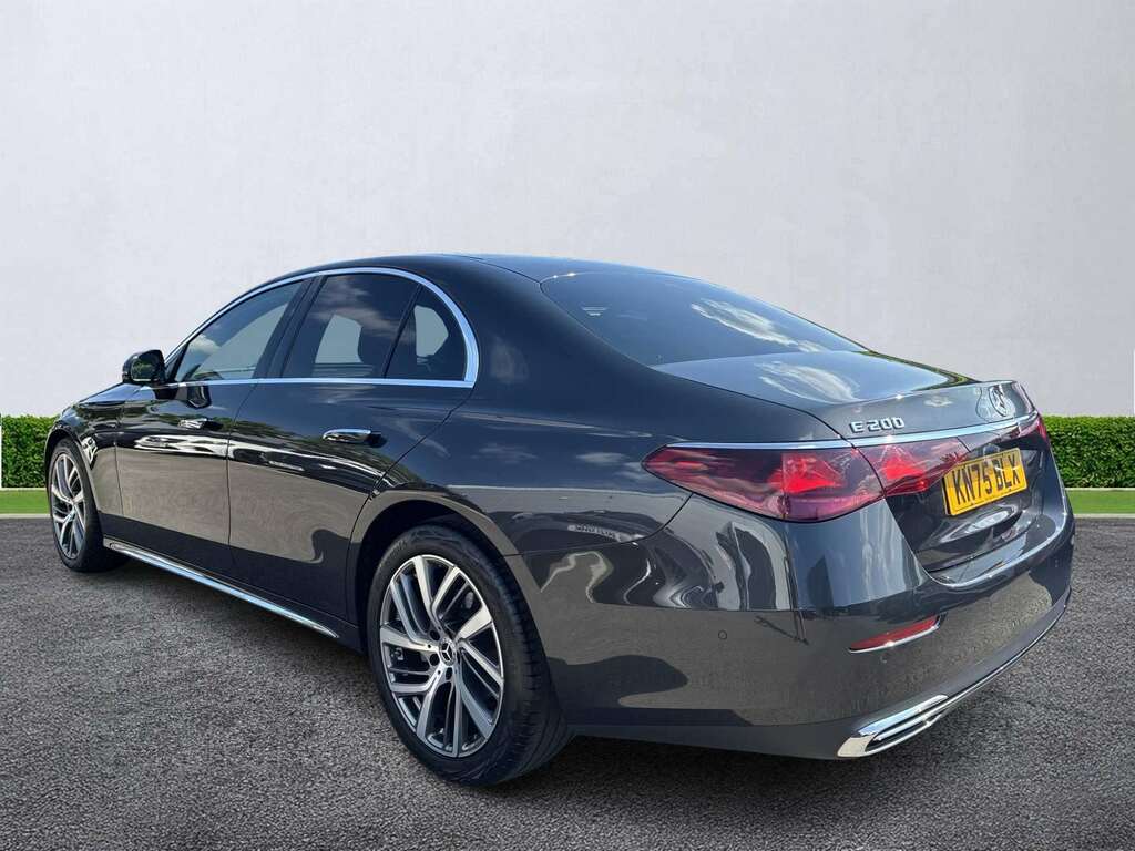 Mercedes-Benz E Class E200 Exclusive Premium 9G-tronic Grey #2