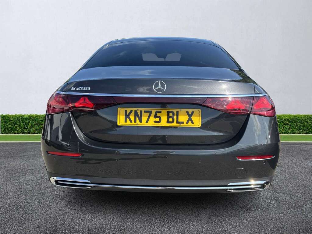 Mercedes-Benz E Class E200 Exclusive Premium 9G-tronic Grey #4