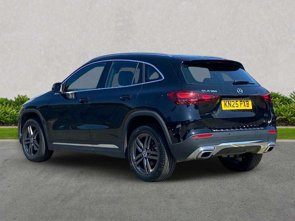 Mercedes-Benz GLA Class Gla 180 Sport Edition KN25PXB Black #2