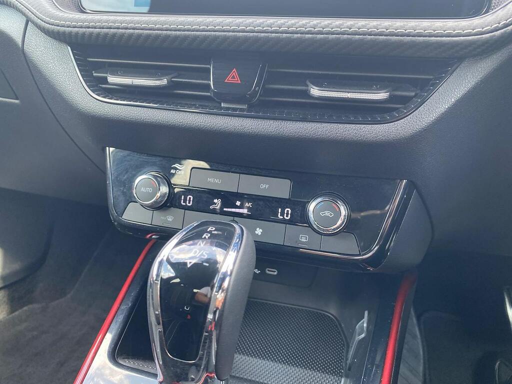 Skoda Fabia Hatch Monte Carlo Edition 1.0 Tsi 116 Ps Dsg White #22