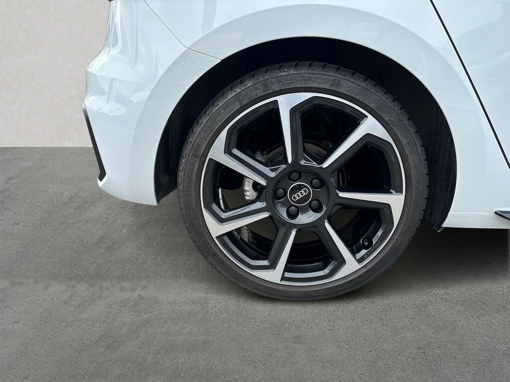 Audi A1 1.0 Tfsi 30 Black Edition Sportback Man White #6