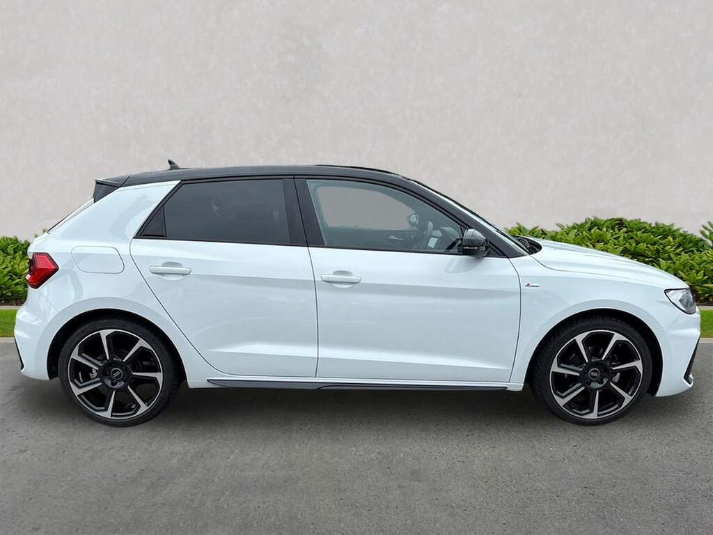 Audi A1 1.0 Tfsi 30 Black Edition Sportback Man White #3