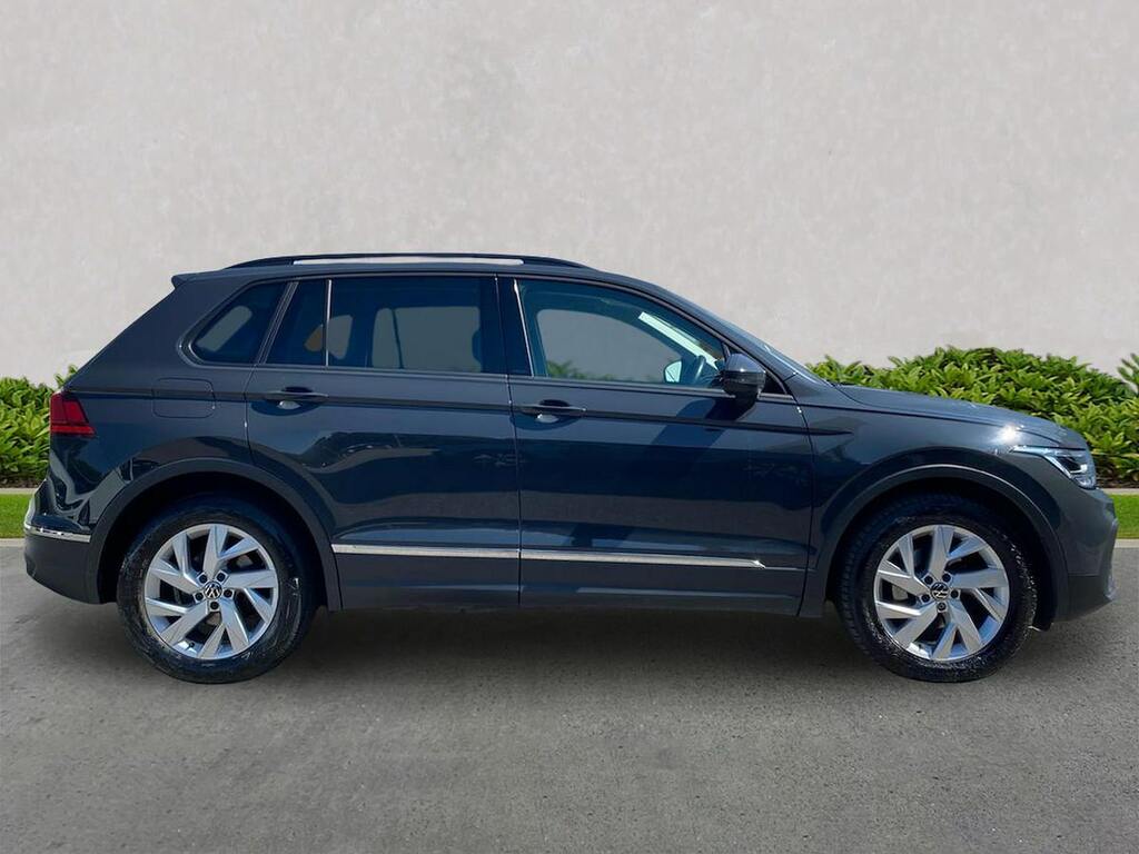 Volkswagen Tiguan 2.0 Tdi Life Suv Dsg Euro 6 Ss 150 FV23URB Grey #3