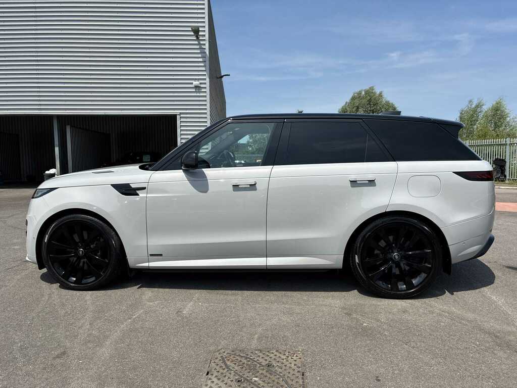 Land Rover Range Rover Sport 3.0 D350 First Edition Black #28