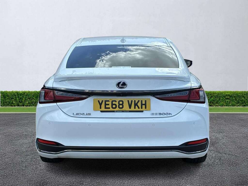 Lexus ES 300H 2.5 F-sport Cvt White #4