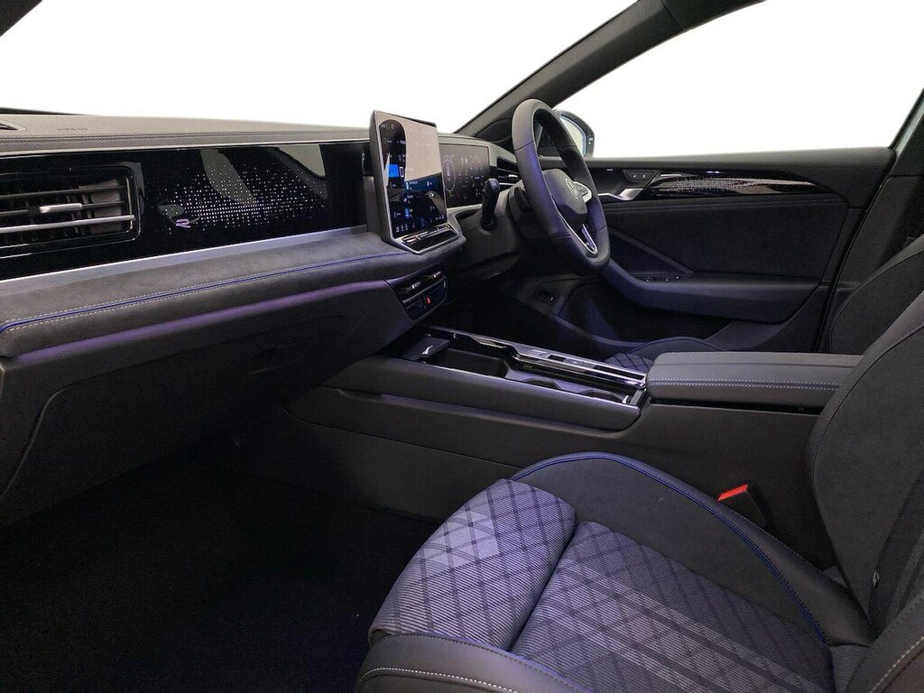 Volkswagen Passat 1.5 Etsi Mhev R-line Estate Hybrid Dsg NG26XAH Silver #6
