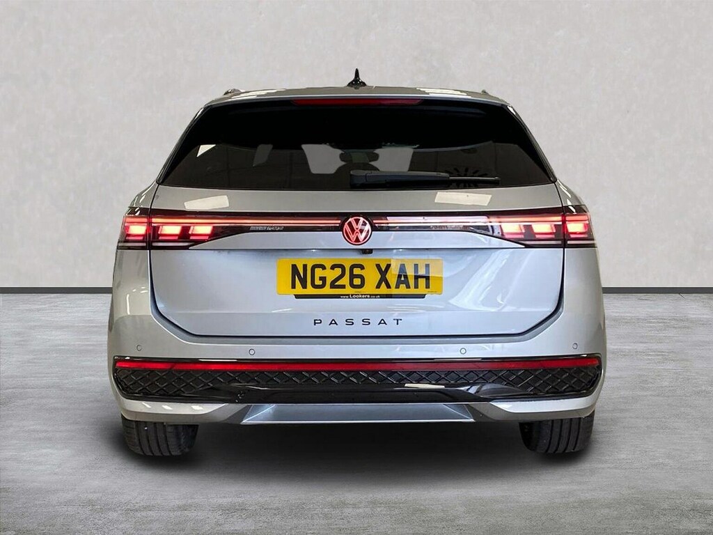 Volkswagen Passat 1.5 Etsi Mhev R-line Estate Hybrid Dsg NG26XAH Silver #3