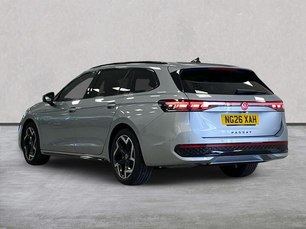 Volkswagen Passat 1.5 Etsi Mhev R-line Estate Hybrid Dsg NG26XAH Silver