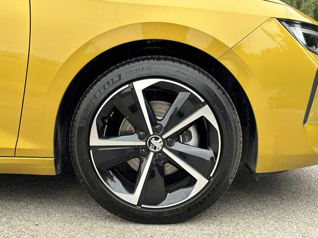 Vauxhall Astra 1.2 Turbo 130 Griffin Yellow #6