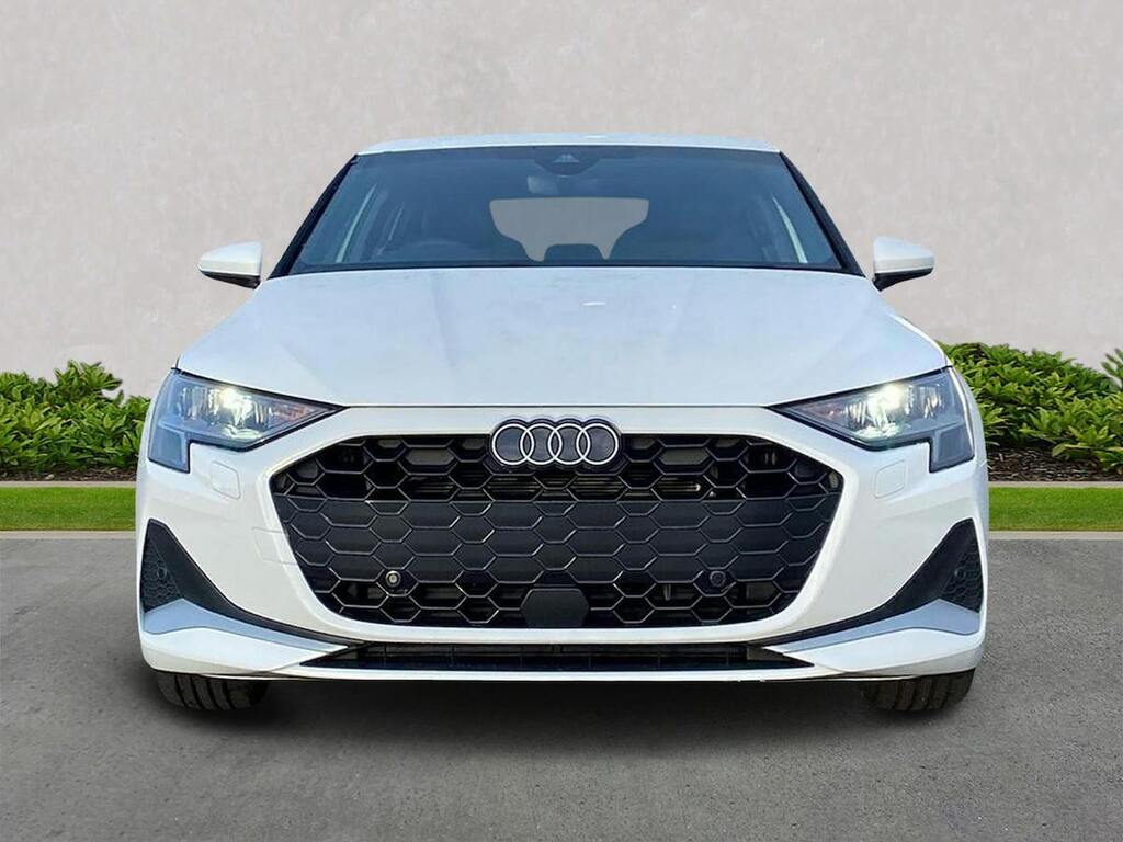 Audi A3 1.5 Tfsie 40 Sport Sportback Plug-in Hy White #5