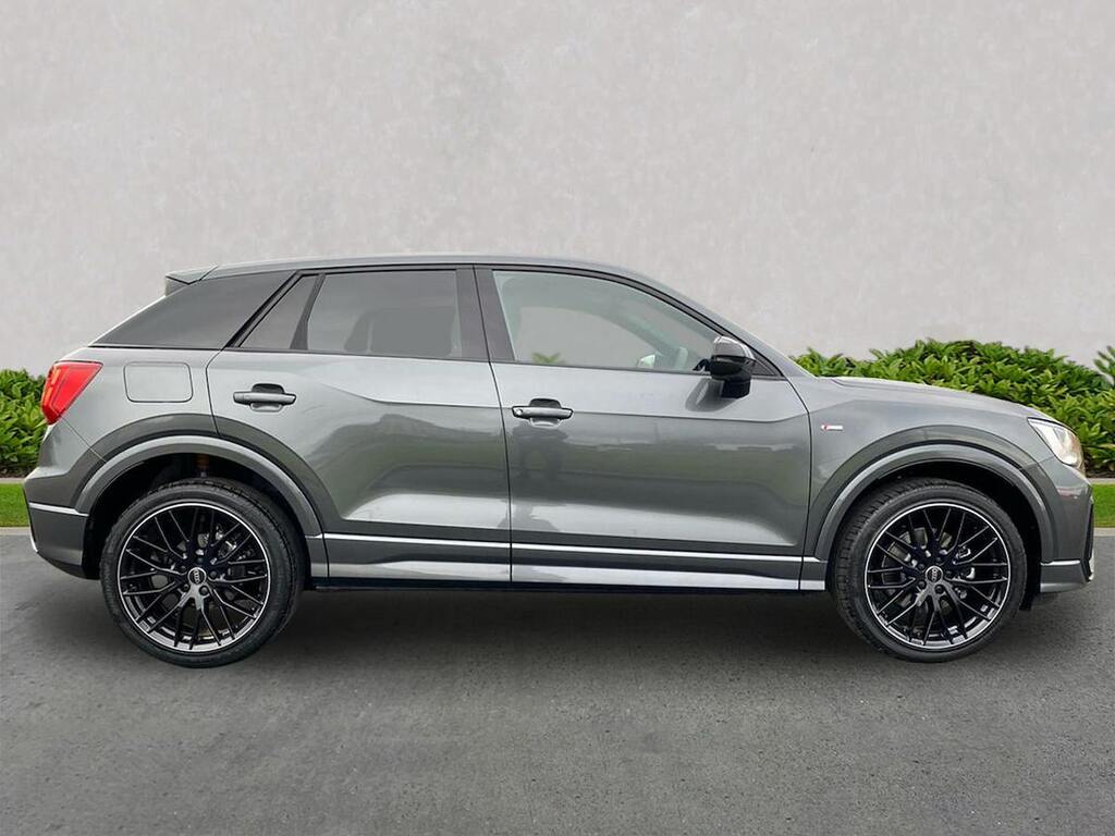 Audi Q2 Q2 Black Edition 35 Tfsi 150 Ps S Tronic Grey #3