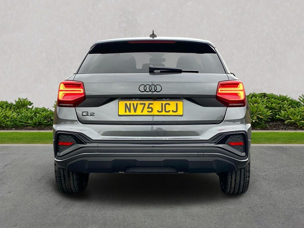Audi Q2 Q2 Black Edition 35 Tfsi 150 Ps S Tronic Grey #4