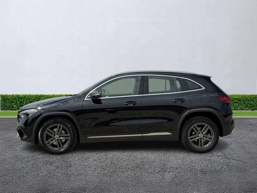 Mercedes-Benz GLA Class Gla 180 Sport Edition Black #4