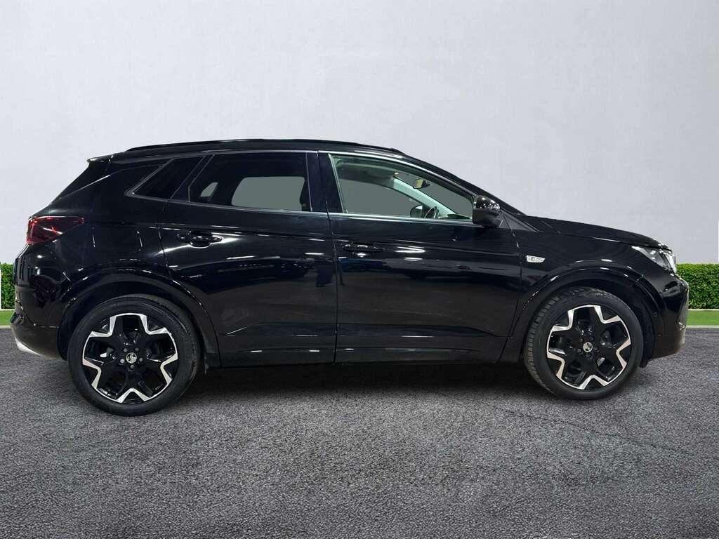 Vauxhall Grandland 1.2 Turbo Ultimate Black #3