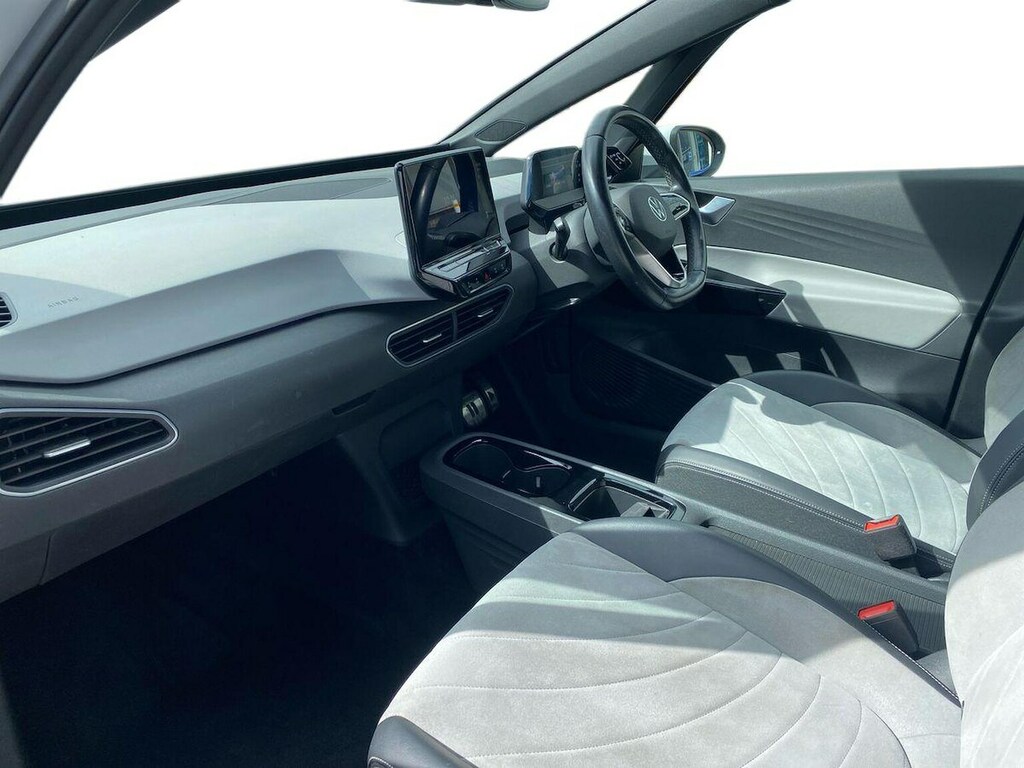 Volkswagen ID.3 Pro 58Kwh Family Hatchback 145 White #6