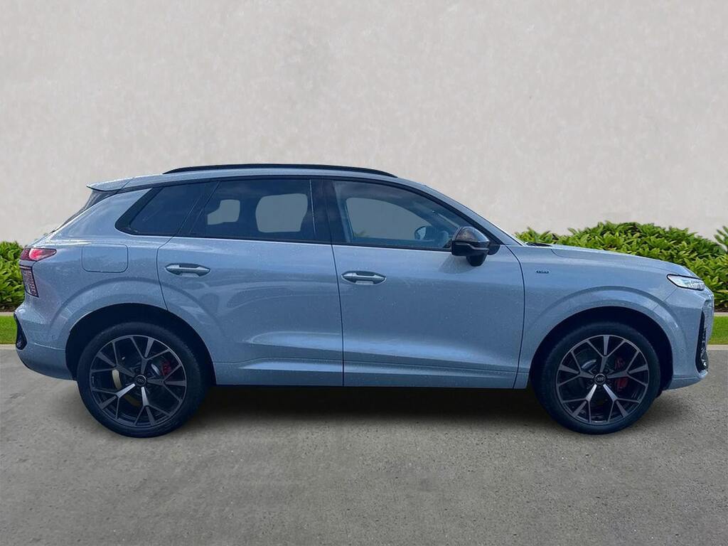 Audi Q3 1.5 E-hybrid Launch Edition S Tronic Grey #3