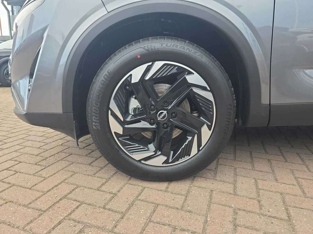 Nissan Qashqai 1.3 Dig-t Mh N-connecta Glass Roof #6