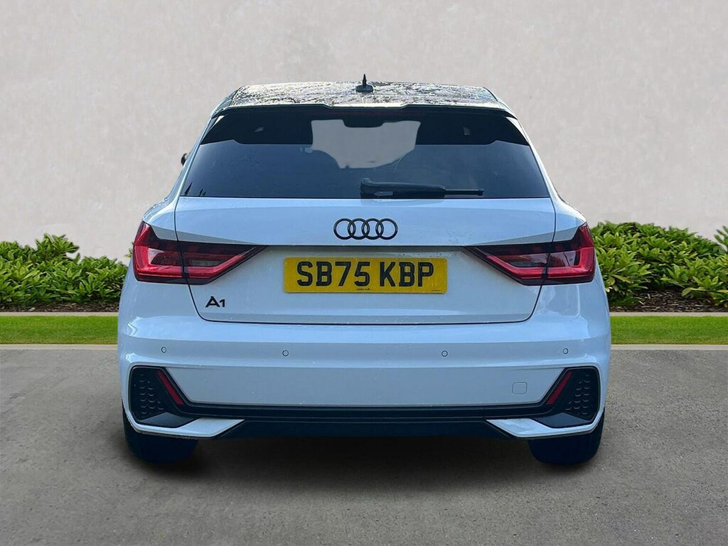 Audi A1 1.0 Tfsi 25 Black Edition Sportback S T White #4