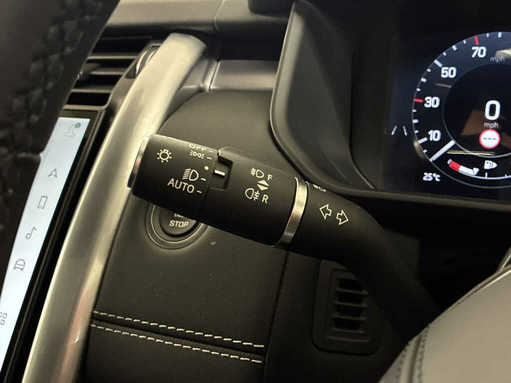 Land Rover Discovery D350 Se Commercial Santorini Black Black #37