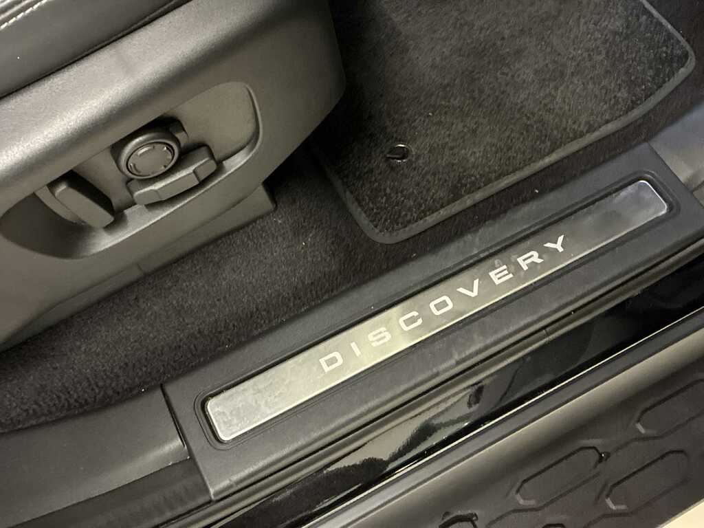 Land Rover Discovery D350 Se Commercial Santorini Black Black #25