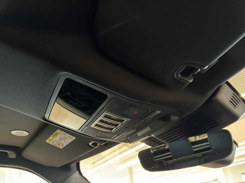 Land Rover Discovery D350 Se Commercial Santorini Black Black #22