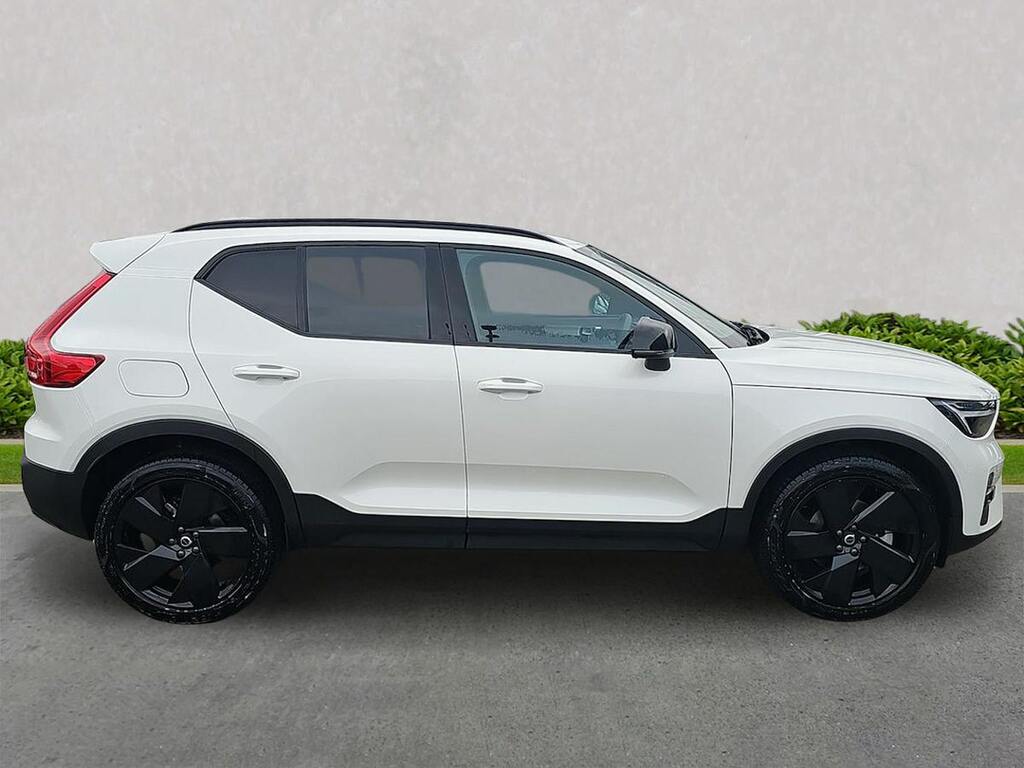 Volvo XC40 2.0 B3p Plus Black Edition White #3