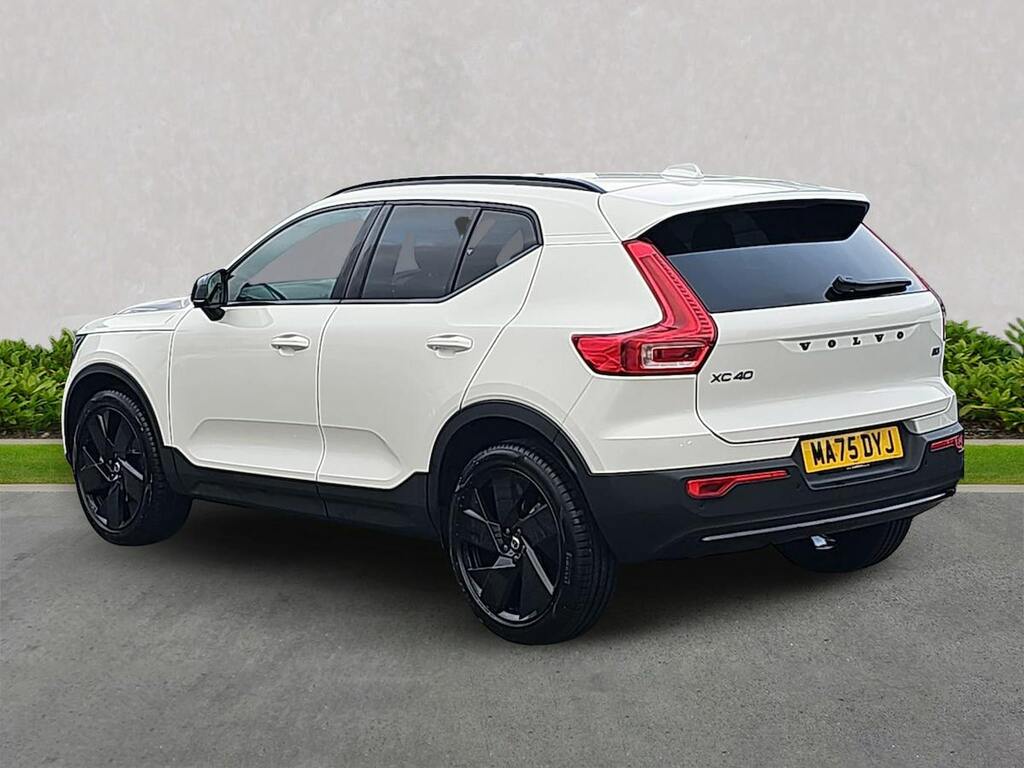 Volvo XC40 2.0 B3p Plus Black Edition White #2