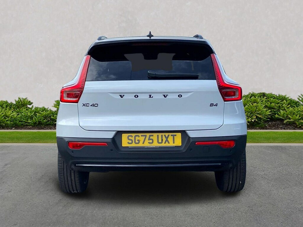 Volvo XC40 2.0 B4p Ultra Black Edition White #4