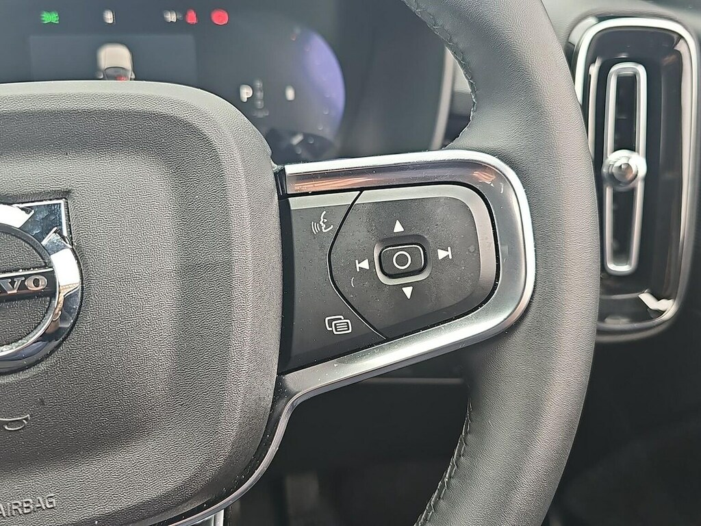 Volvo XC40 Ultra, B3 Mild Hybrid, Dark Grey #25