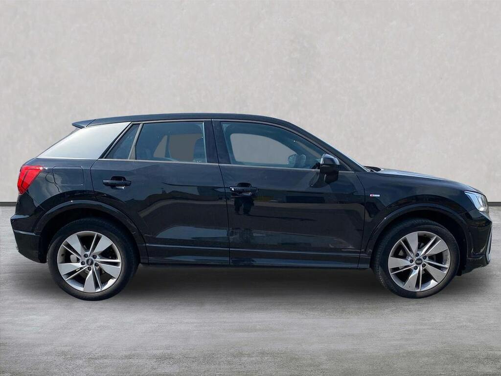 Audi Q2 35 Tfsi S Line S Tronic Cs CF23TOJ Black #3
