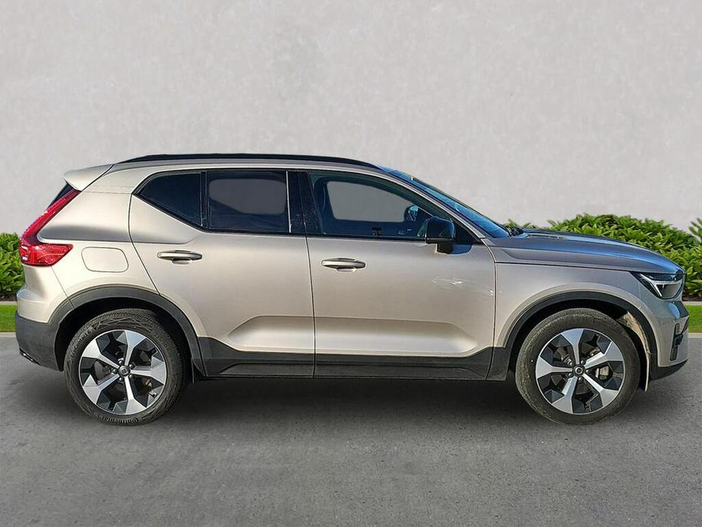 Volvo XC40 2.0 B4p Plus Dark Gold #3