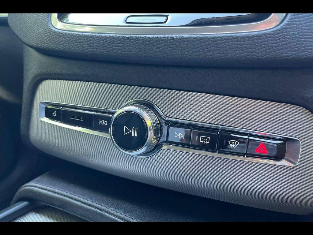 Volvo XC90 2.0 B5 Mhev Momentum Suv Hybrid 4W Black #22
