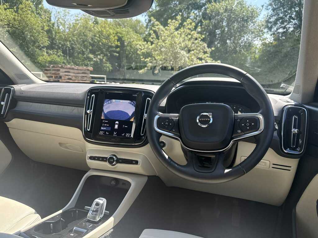 Volvo XC40 1.5H T4 Recharge 10.7Kwh Plus Suv Plug- Red #24