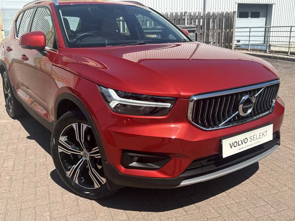 Volvo XC40 1.5 T3 163 Inscription Pro Geartronic Red #2