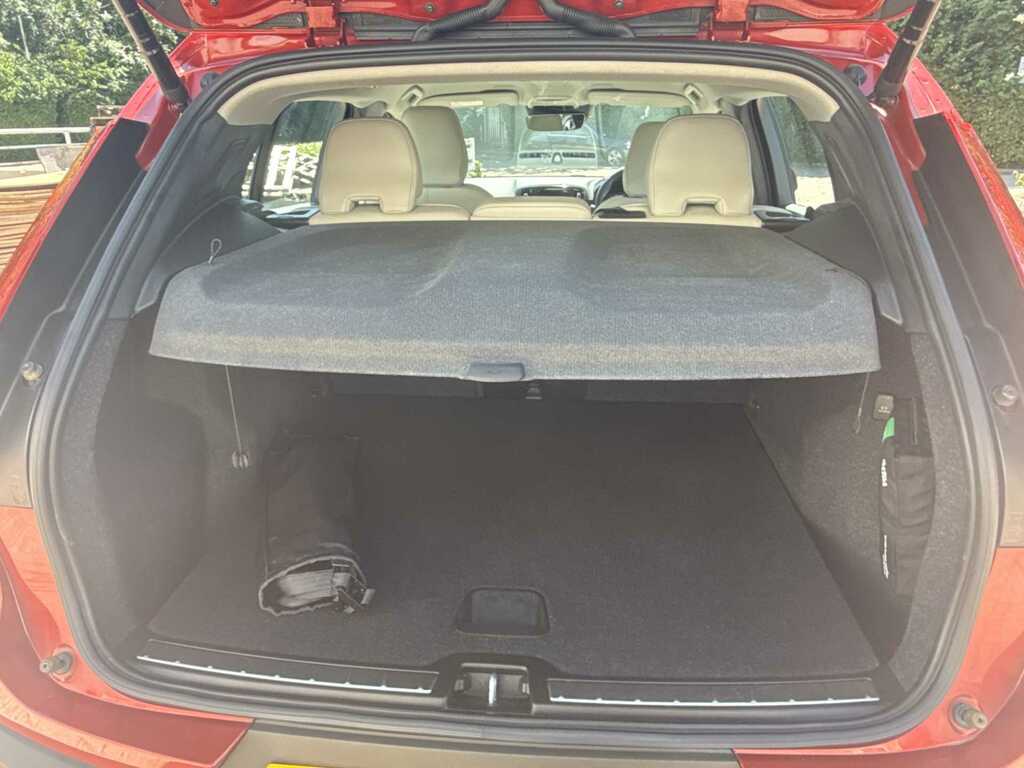 Volvo XC40 1.5H T4 Recharge 10.7Kwh Plus Suv Plug- Red #21
