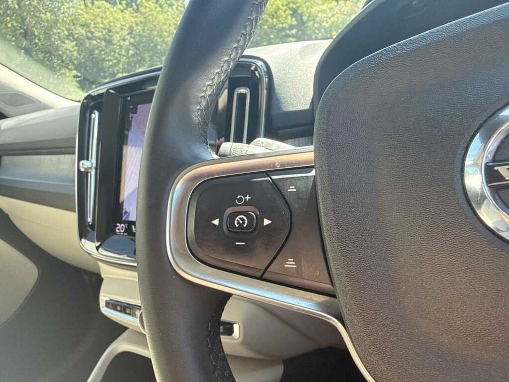 Volvo XC40 1.5H T4 Recharge 10.7Kwh Plus Suv Plug- Red #35