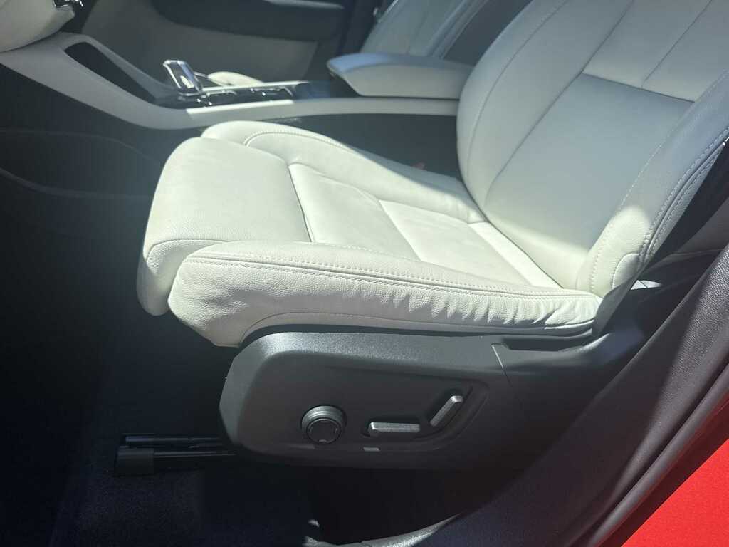 Volvo XC40 1.5H T4 Recharge 10.7Kwh Plus Suv Plug- Red #10