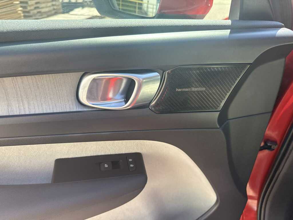 Volvo XC40 1.5H T4 Recharge 10.7Kwh Plus Suv Plug- Red #13