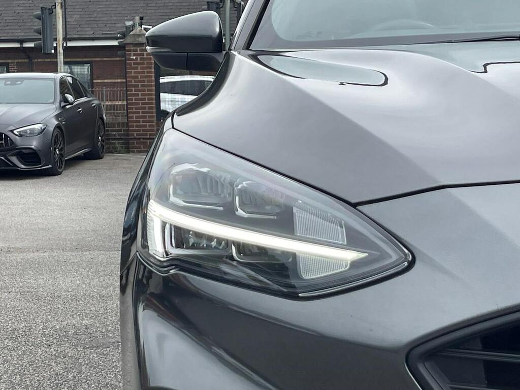 Ford Focus 1.0T Ecoboost Zetec Estate 125 P White #34