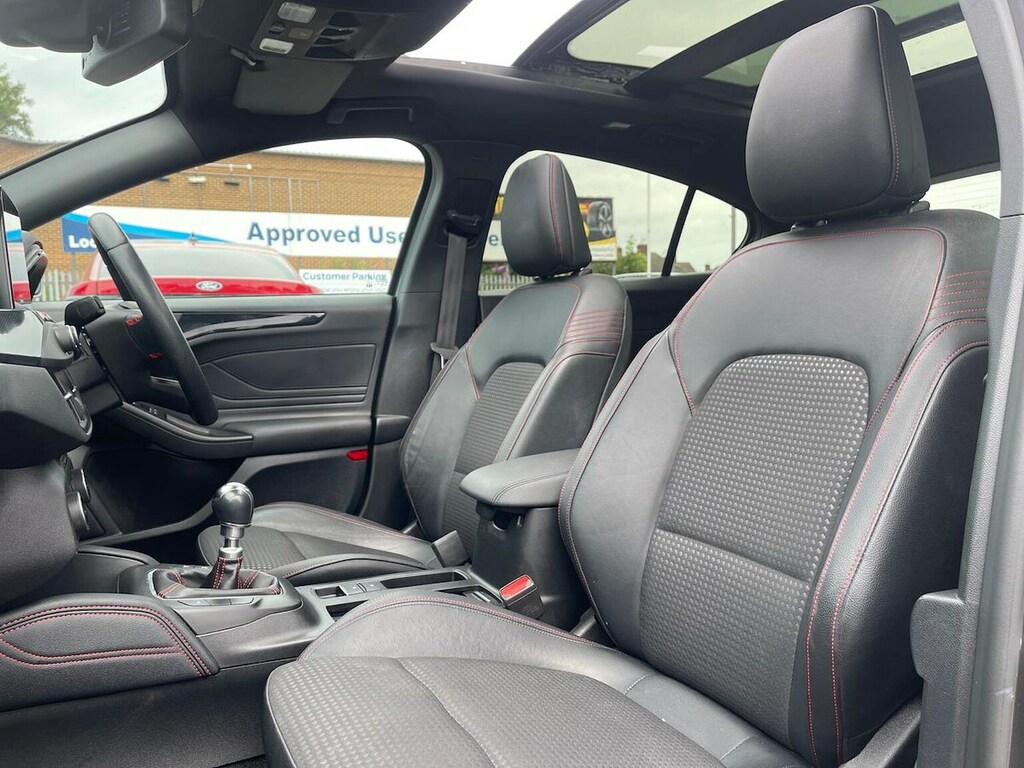 Ford Focus 1.0T Ecoboost Zetec Estate 125 P White #39