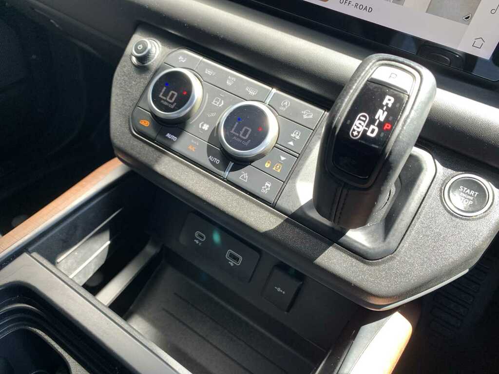 Land Rover Defender 110 P400 X 110 Mhev Black #12