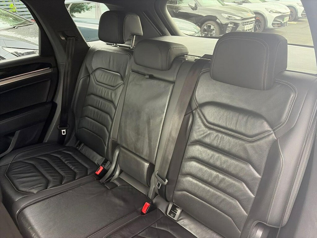 Volkswagen Touareg Black Edition Silver #15