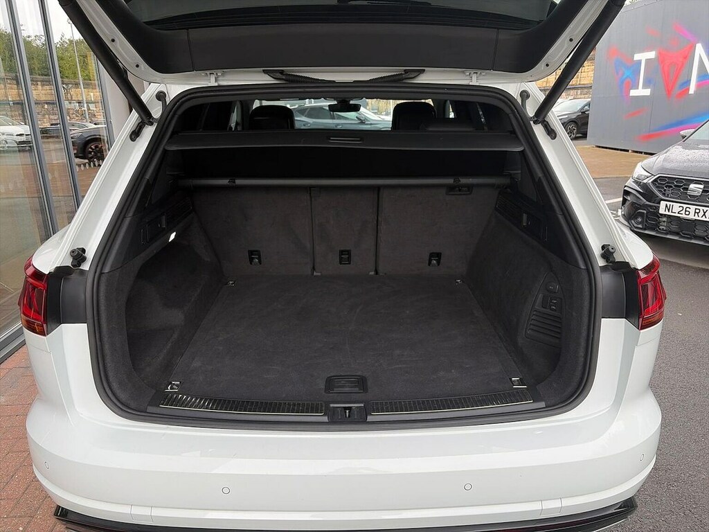 Volkswagen Touareg Black Edition Silver #16