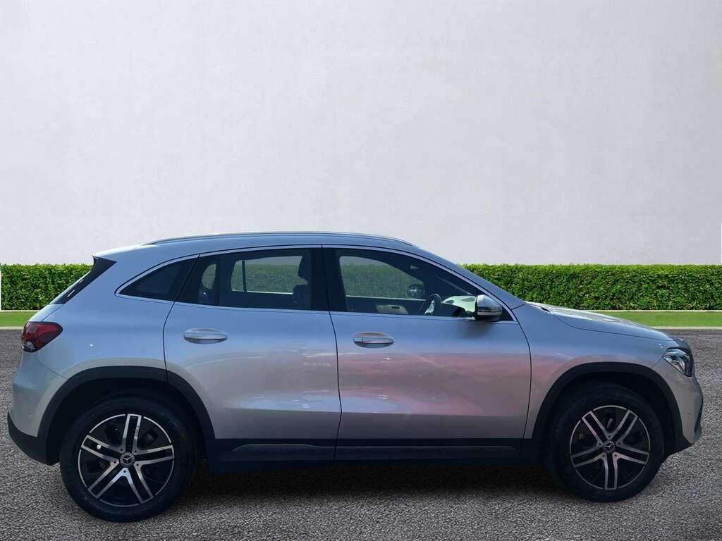 Mercedes-Benz GLA Class Gla 200D Sport Executive Silver #3