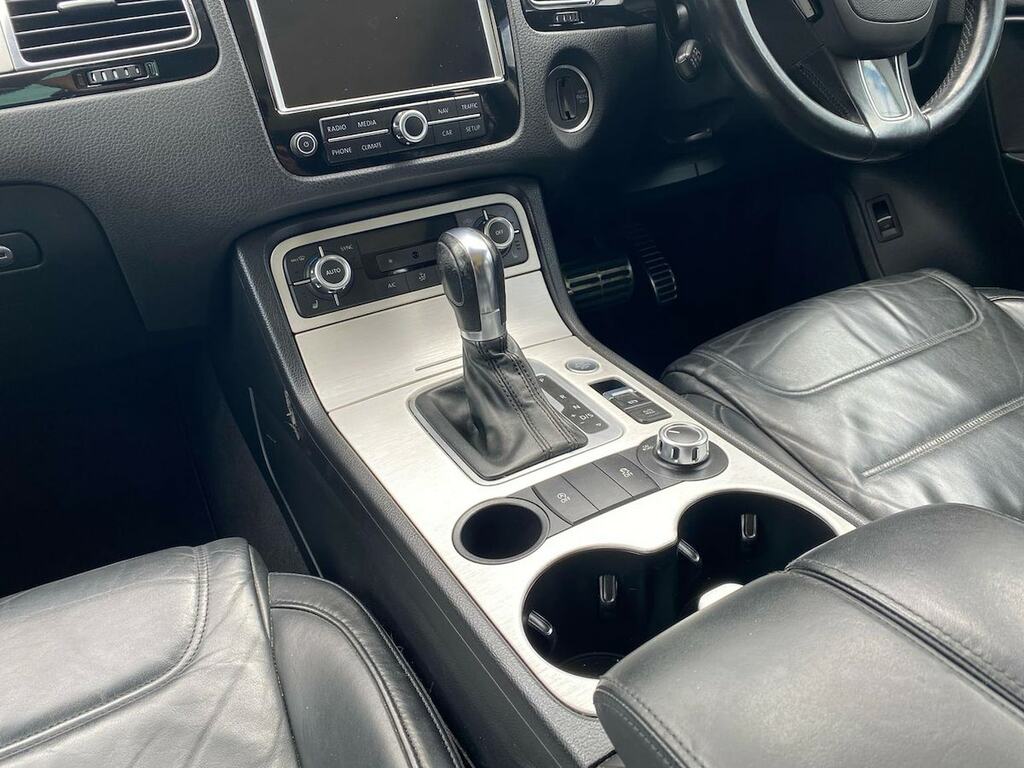 Volkswagen Touareg 3.0 V6 R Line Tdi Bluemotion Technology Black #13