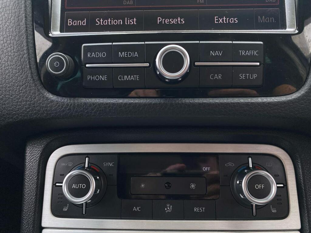 Volkswagen Touareg 3.0 V6 R Line Tdi Bluemotion Technology Black #12