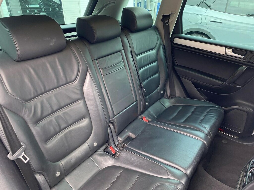 Volkswagen Touareg 3.0 V6 R Line Tdi Bluemotion Technology Black #16