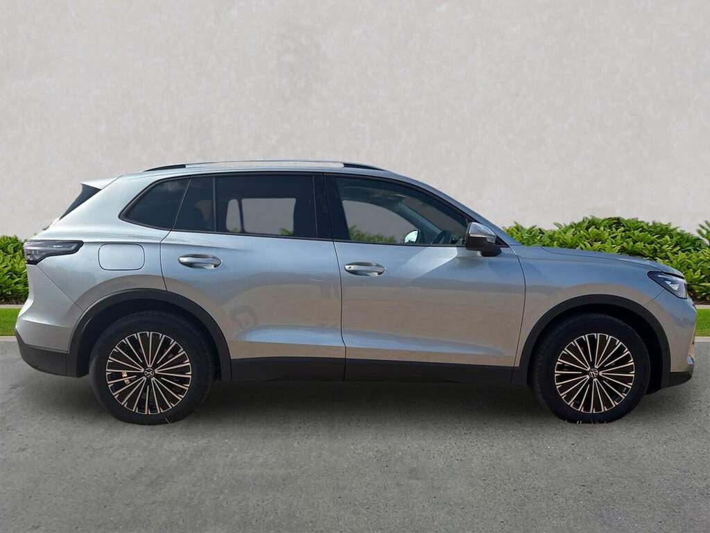 Volkswagen Tiguan 1.5 Etsi 150 Match Dsg LJ26APB Silver #2