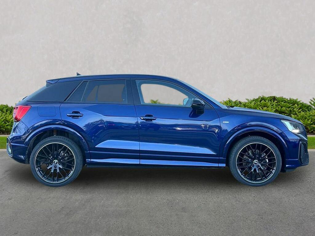 Audi Q2 1.5 Tfsi Cod 35 Black Edition Suv Manua Blue #3