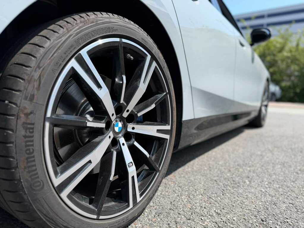 BMW 5 Series 530E M Sport Pro Black #31
